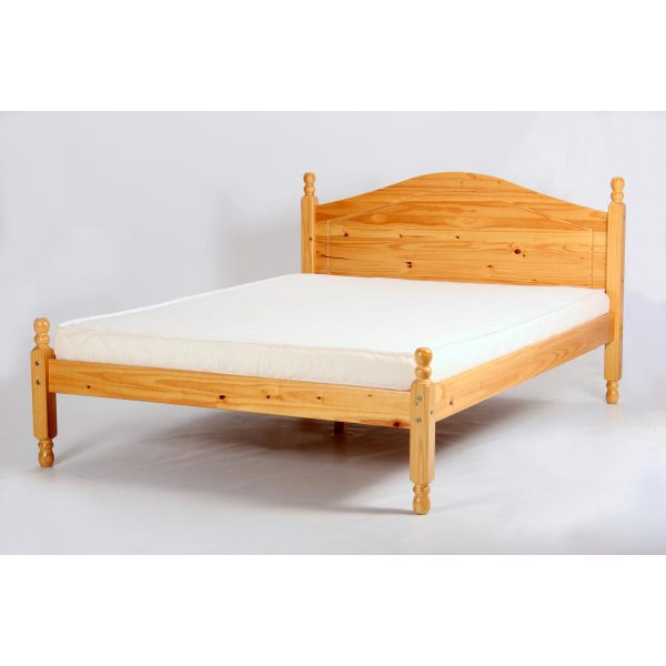 4.6 antique pine bedframe
